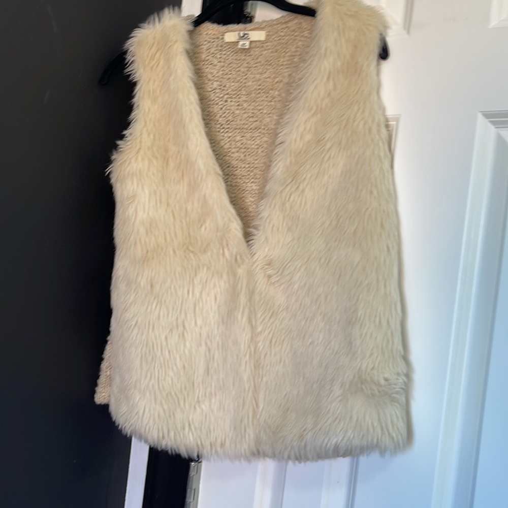Fur vest